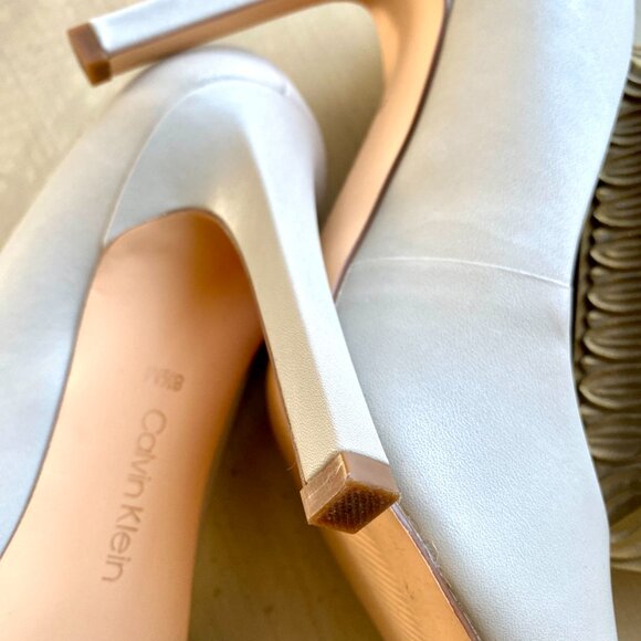 Calvin Klein Women Brady 4" Stiletto Heel Leather Pumps Light Grey Size 8.5 NWOT - Picture 12 of 14